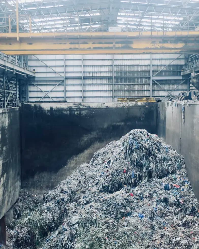 Fosse de déchets dans une usine d’incinération et de valorisation énergétique.